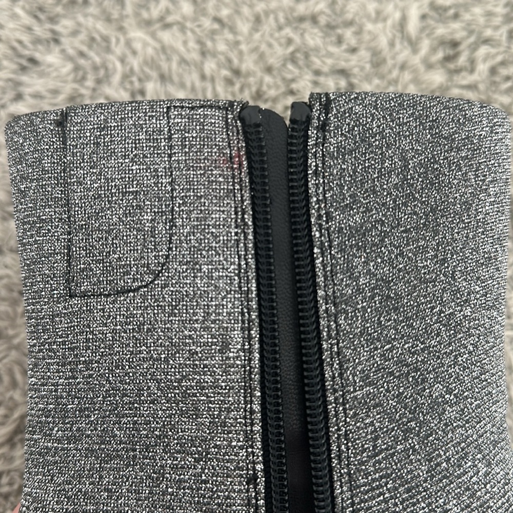 Silver sparkly boots - Picture 6 of 6